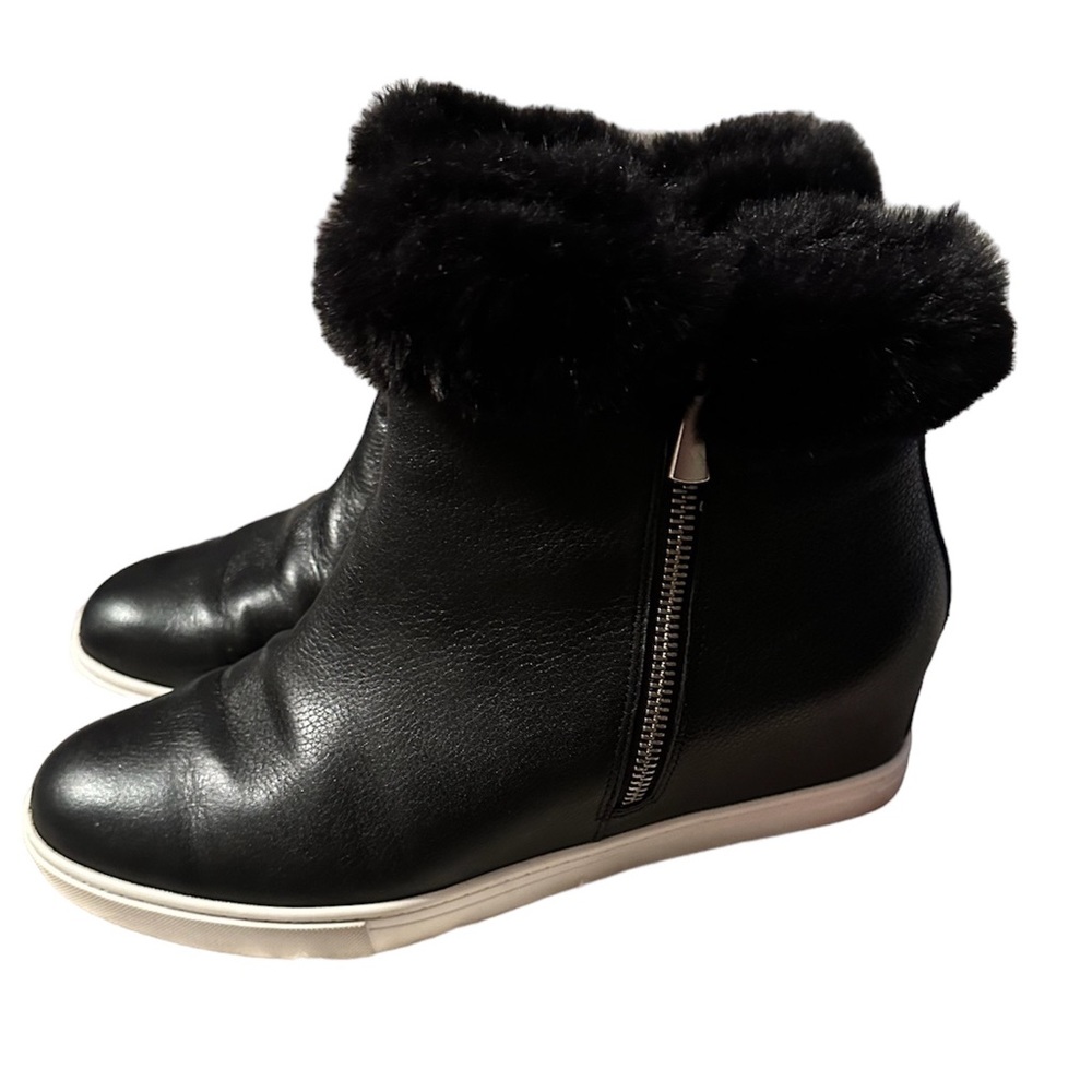 Black wedge sneakers